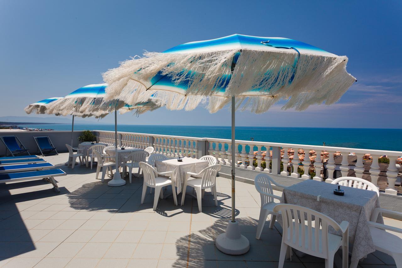 Hg Hotel Il Settebello Марина-ди-Чечина Экстерьер фото